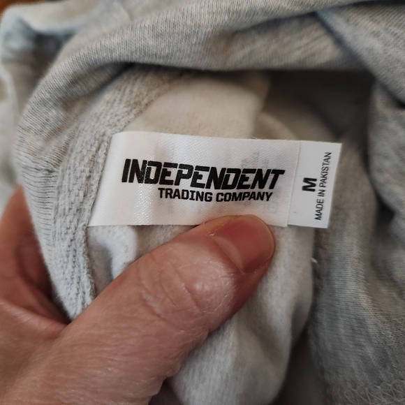 NWOT Team No Quit Unisex Gray Hoodie - Picture 3 of 4